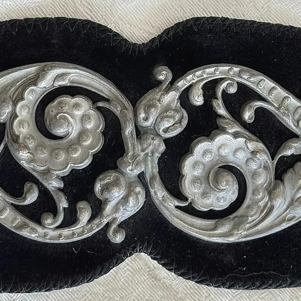Wide Black Suede Cinch Belt L/XL Baroque Pot Metal Hardware Renaissance Festival